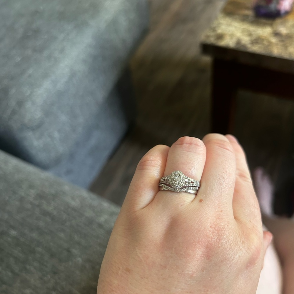 Elegant Silver Women's Ring